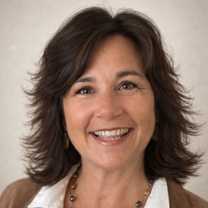 Karen Vieth headshot