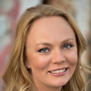 Photo of Stefanie Lawless